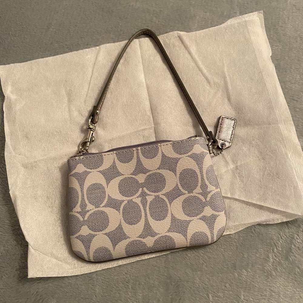 Authentic - Coach Wristlet